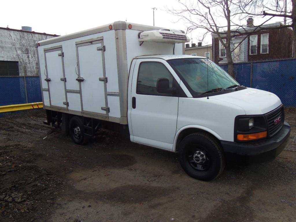 2009 GMC THERMO KING REEFER BODY