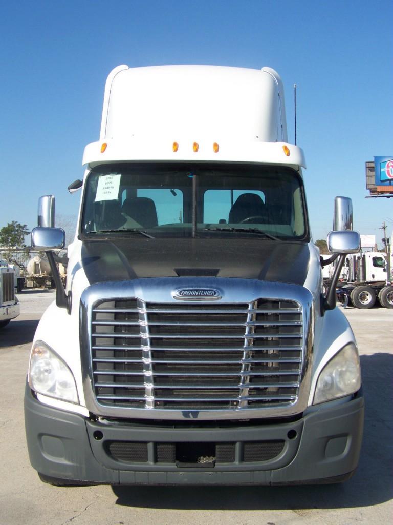 2010 Freightliner Cascadia 125 Day Cab