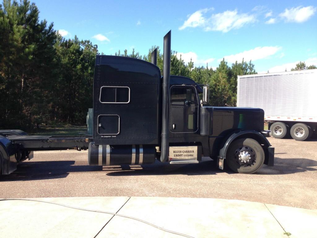 2010 Peterbilt 389 Custom