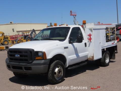 2006 Ford F350 4&#215;4 Flatbed Utility Service Truck for sale
