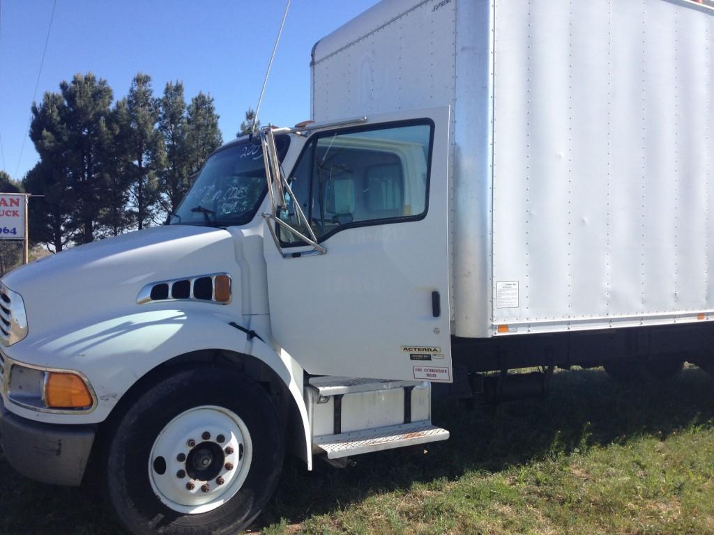 2003 Sterling Acterra Medium Duty 24′ Box Truck with Lift Gate