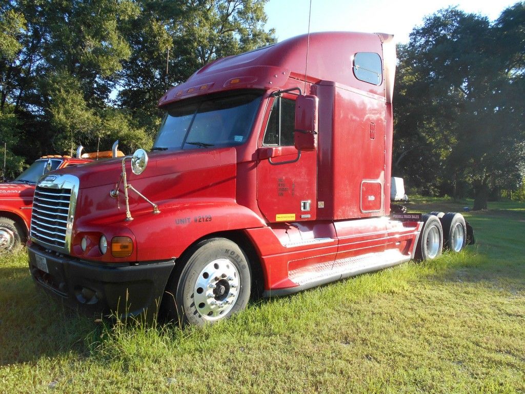 2007 Freightliner truck