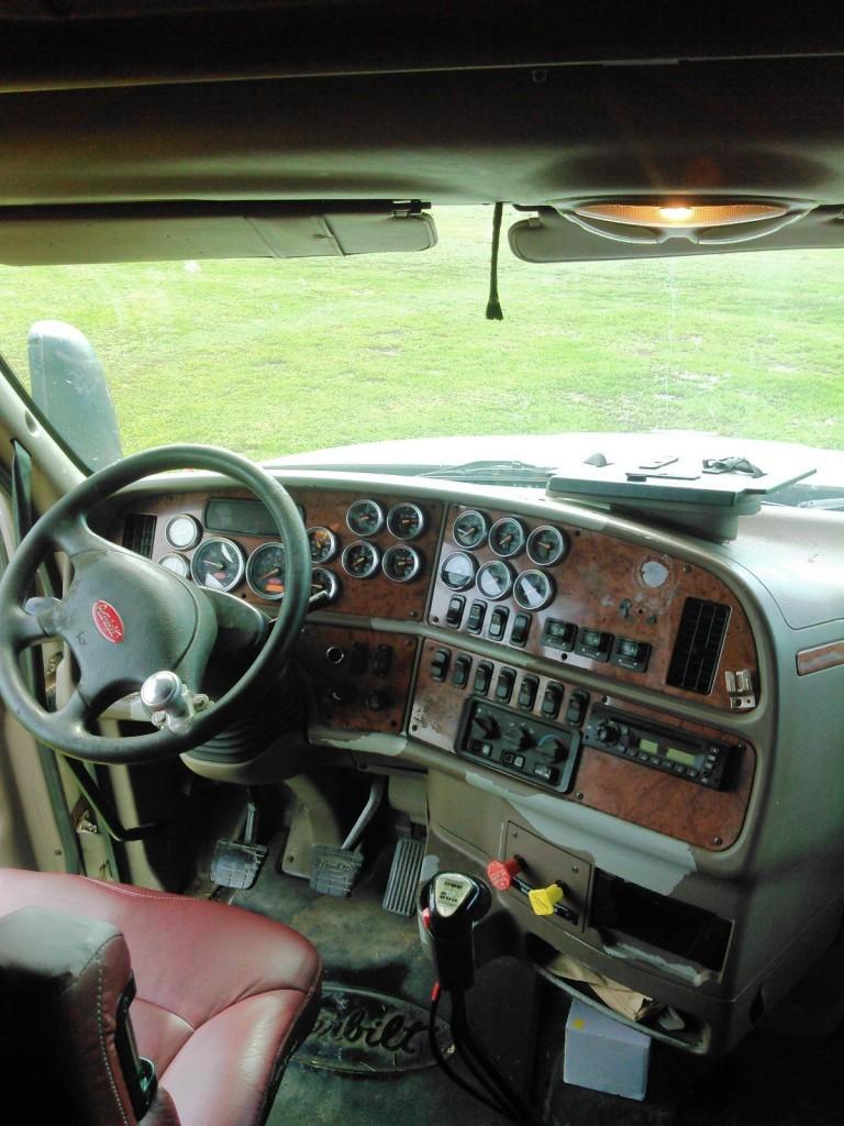 2007 Peterbilt 387 truck
