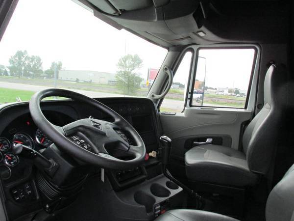 2011 International Prostar truck