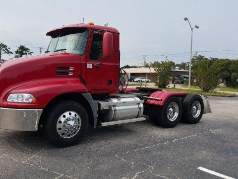 Day cab 2006 Mack truck for sale