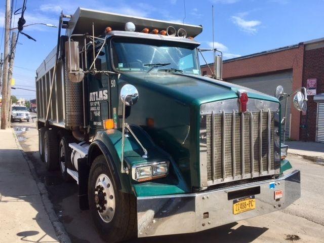 Great condition 2002 Kenworth T800 truck