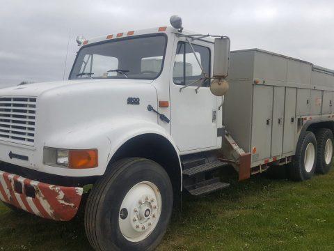 Minimal rust 1994 International 4900 truck for sale