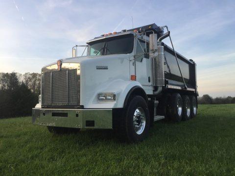 New tires 2004 Kenworth T800 truck for sale
