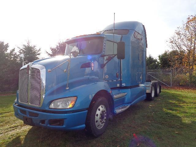 strong 2011 Kenworth T660 truck
