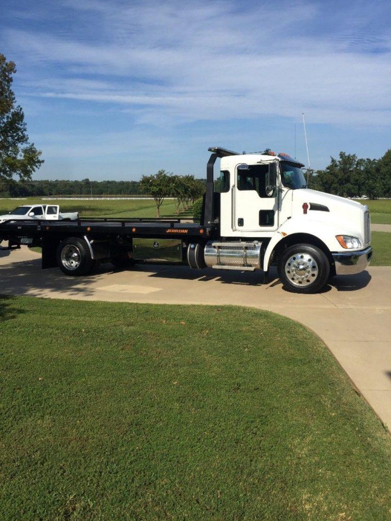 fully loaded 2016 Kenworth truck