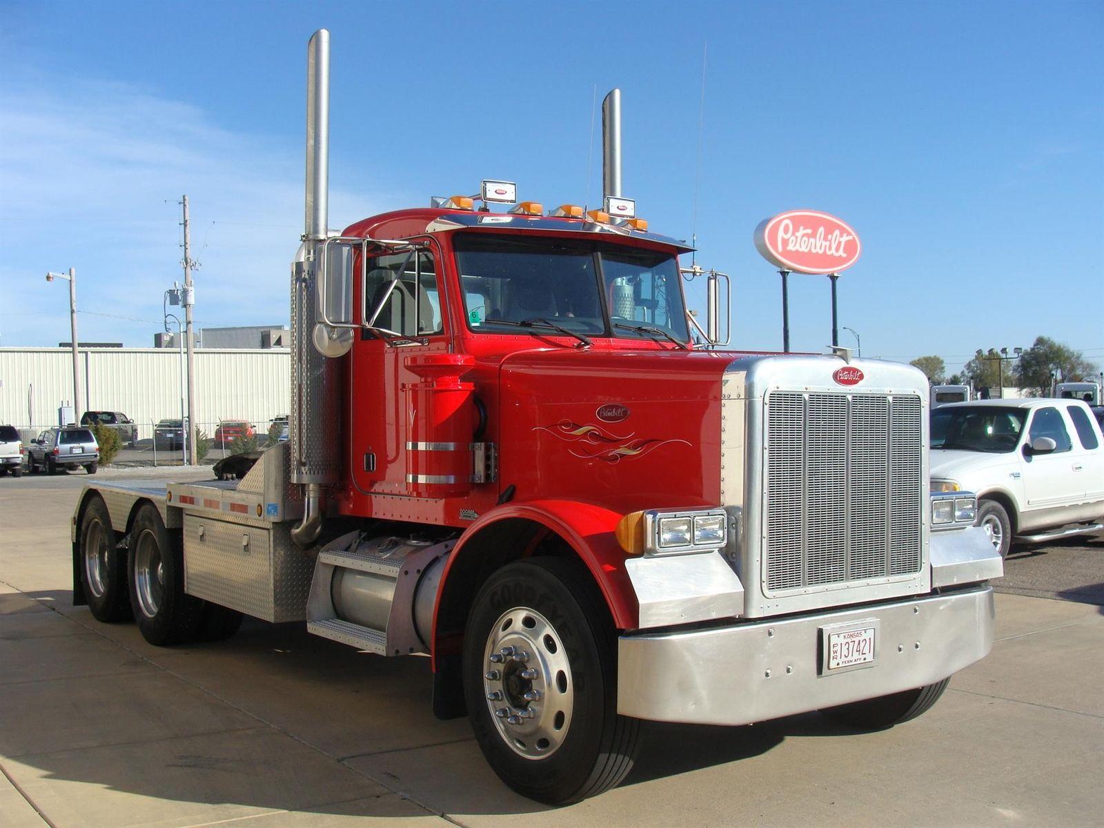 well serviced 2005 Peterbilt 379 119 truck for sale