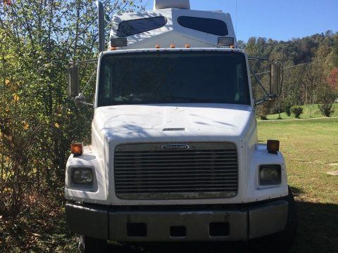 Business Class 1999 Freightliner FL70 truck for sale