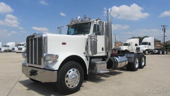 decent miles 2011 Peterbilt 389 truck