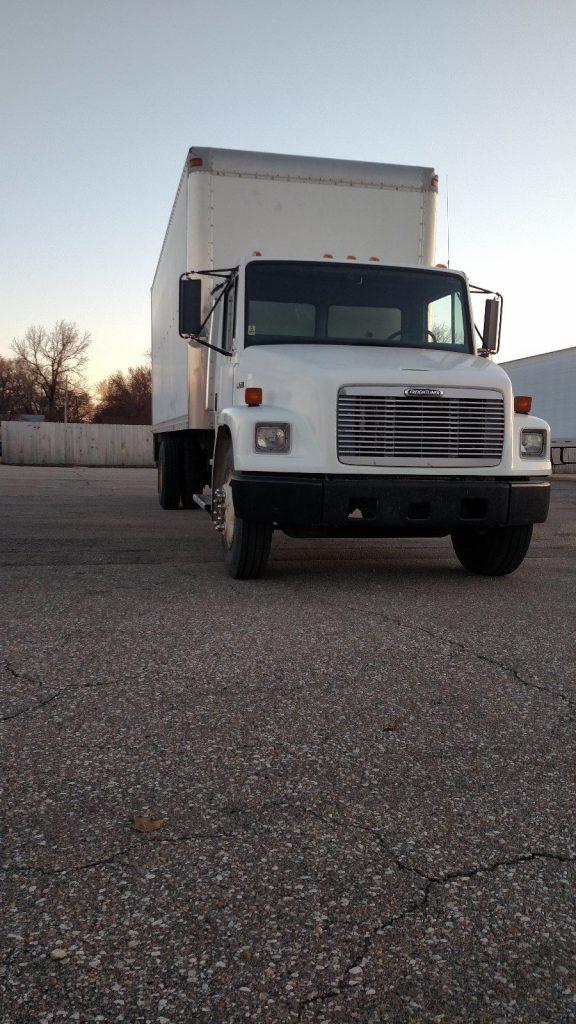 maintained 1998 Freightliner FL70 truck