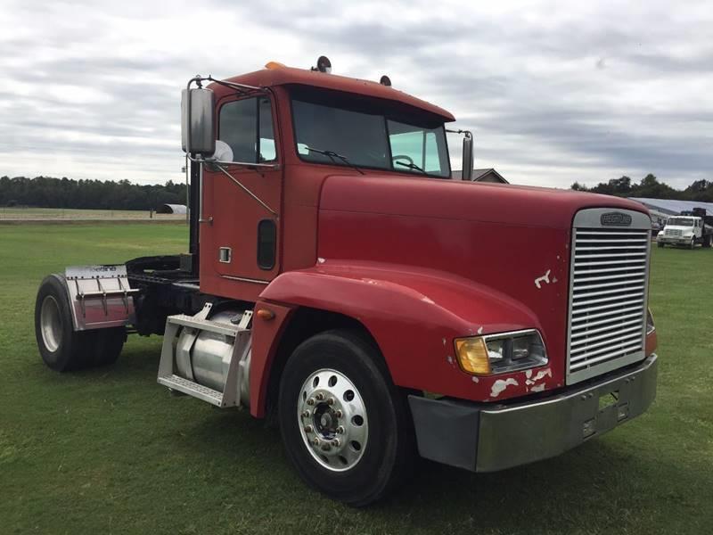 very clean 1996 Freightliner Day Cab truck