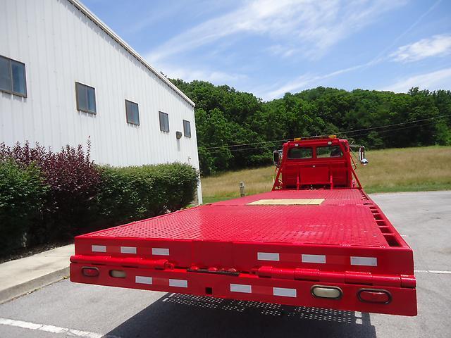 excellent shape 2001 Freightliner FL70 truck