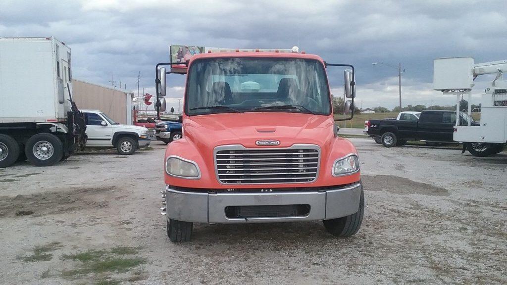 fully operating 2005 Freightliner M2 106 Flatbed Truck