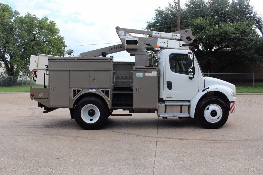 reliable worker 2005 Freightliner M2 truck