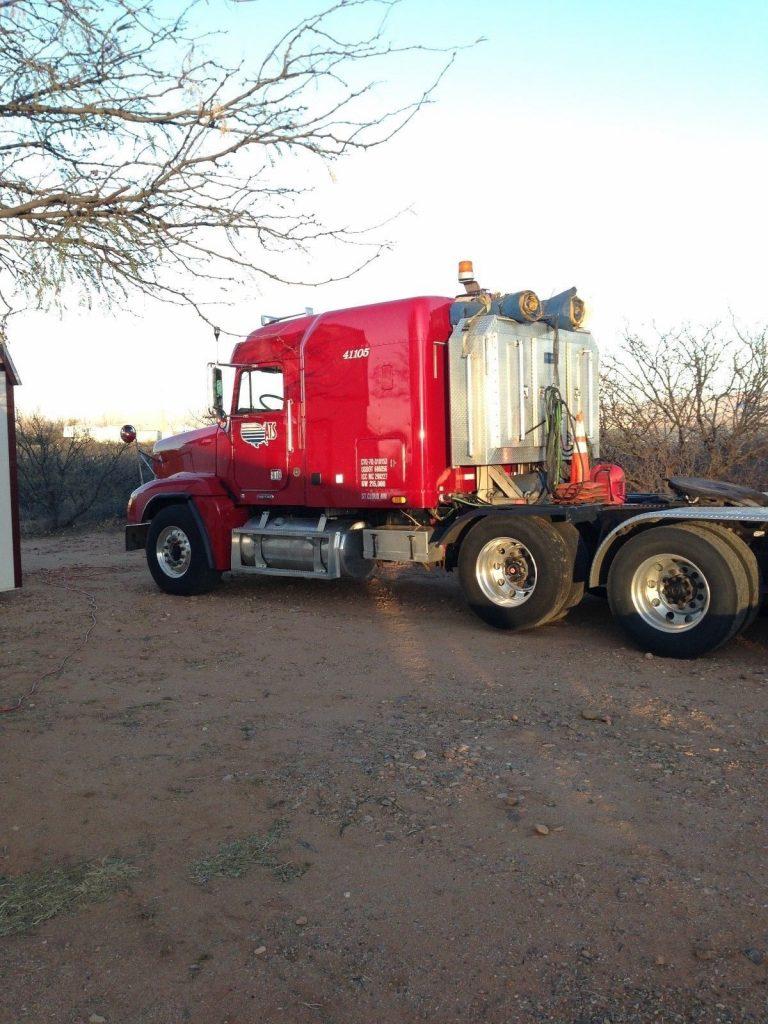 strong running 2002 Freightliner FLD 120 truck