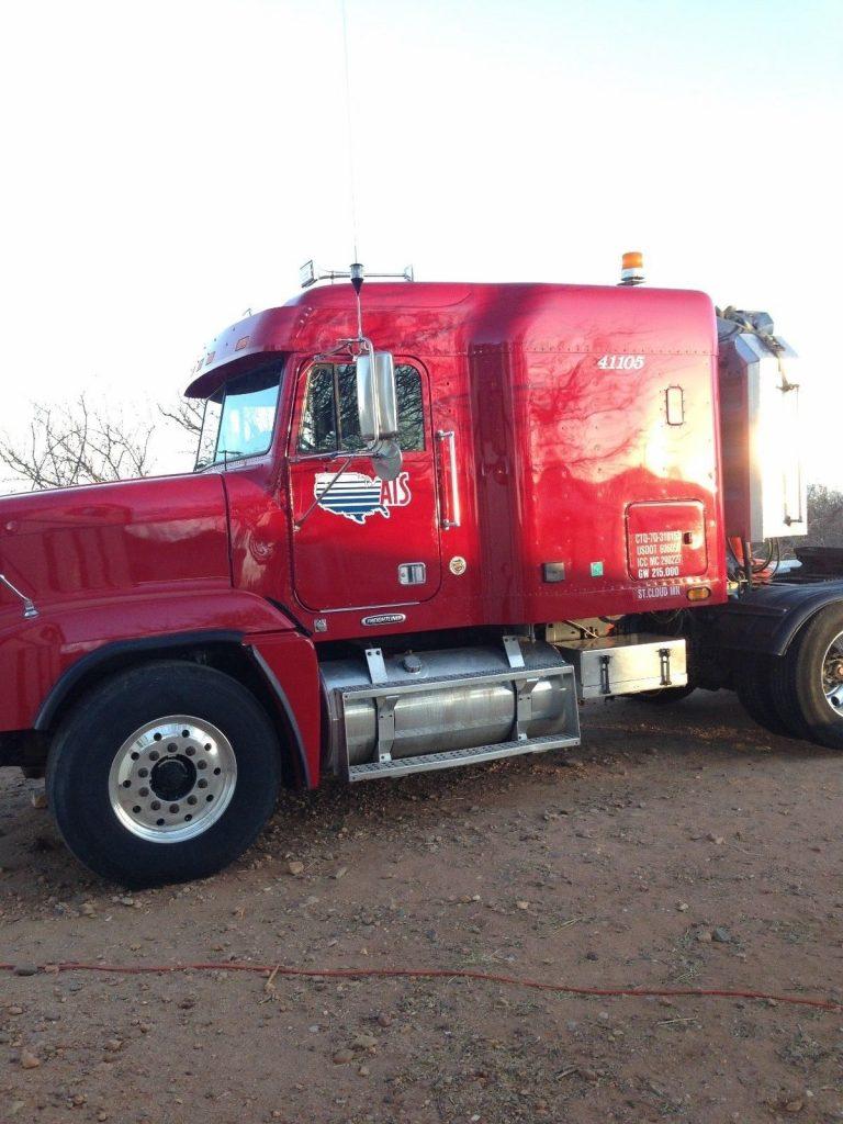 strong running 2002 Freightliner FLD 120 truck