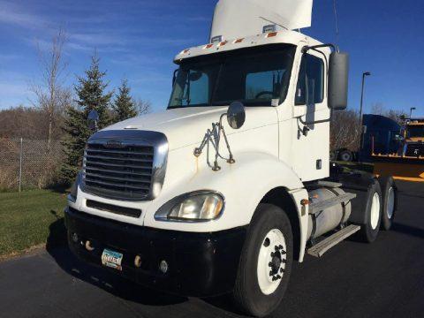 clean 2006 Freightliner Columbia truck for sale