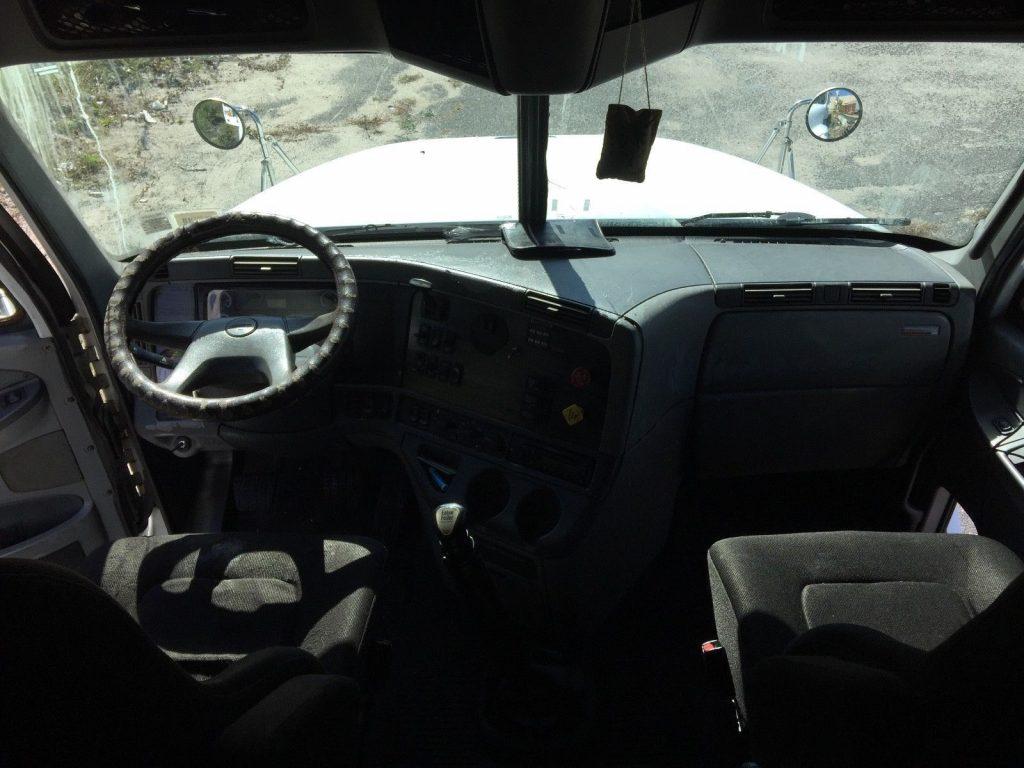 no issues 2007 Freightliner Columbia truck