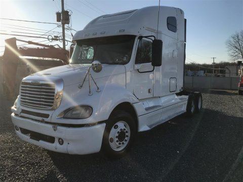 runs strong 2007 Freightliner Columbia truck for sale