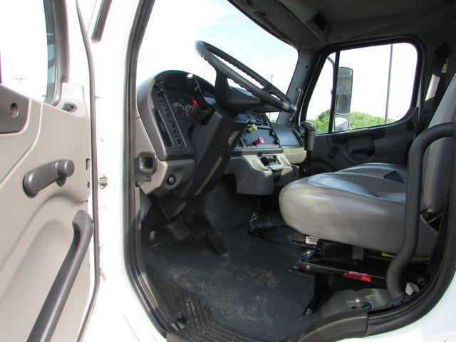 rust free 2005 Freightliner M2 Flat Bed Truck