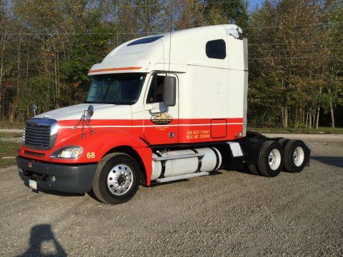 screaming detroit 2007 Freightliner Columbia truck for sale