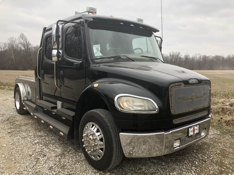 well maintained 2007 Freightliner Sportchassis truck