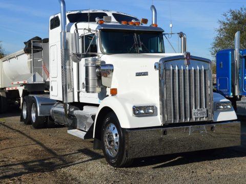 low miles 2001 Kenworth W900 truck for sale