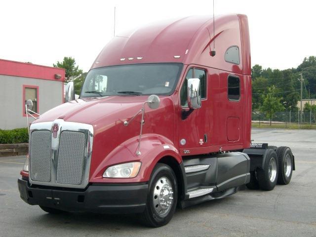 well maintained 2012 Kenworth T700 truck