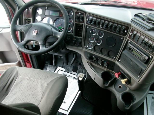 well maintained 2012 Kenworth T700 truck