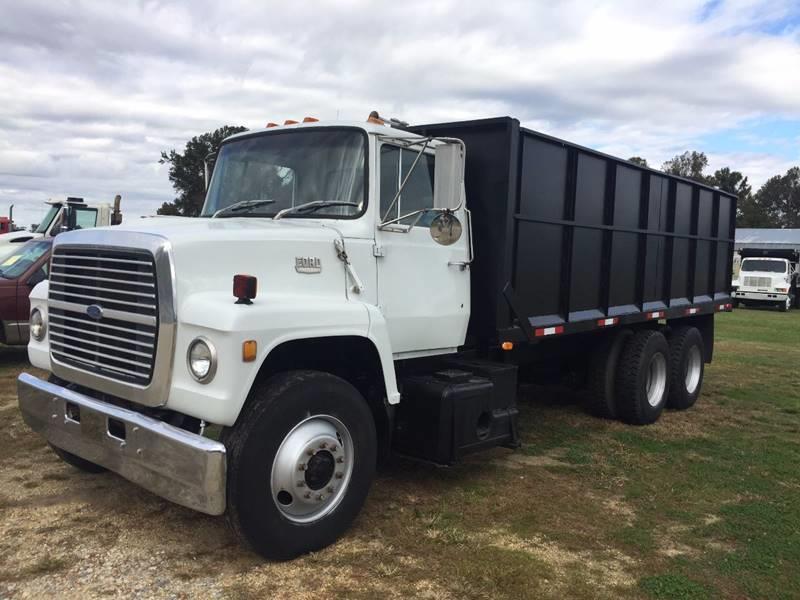 ready to work 1983 Ford L9000 Dump Truck