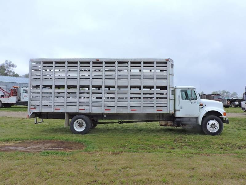 great shape 1993 International 4900 Livestock Hauler truck