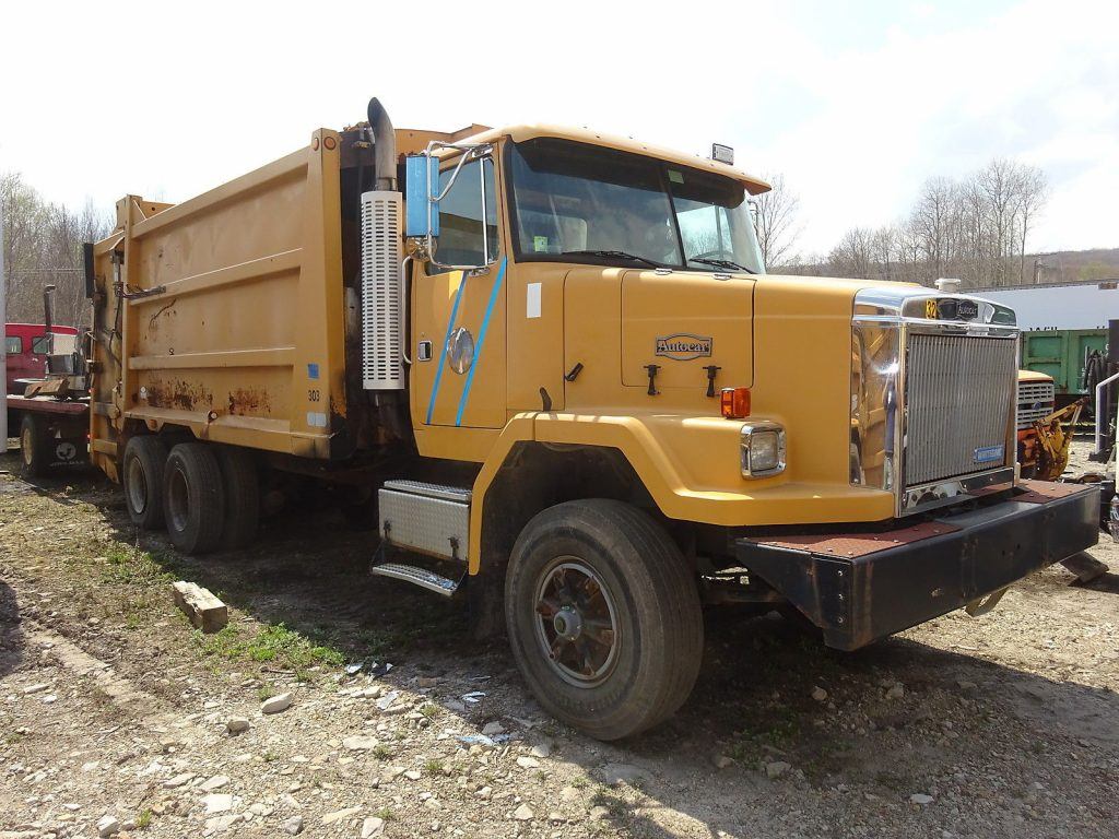 reliable 1993 Autocar ACL64 truck