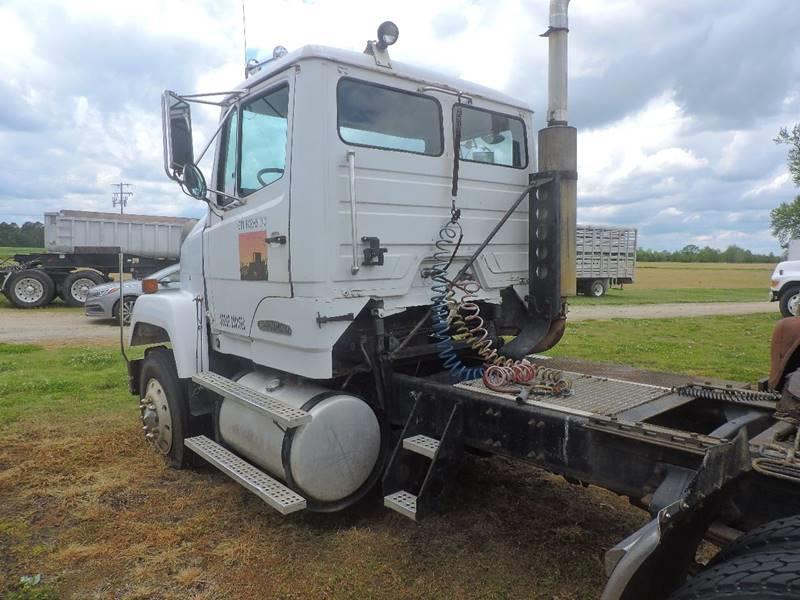 solid 1990 Freightliner Road Tractor Day Cab truck