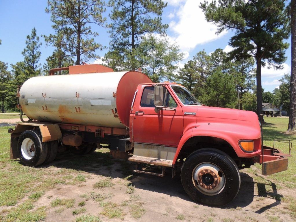 low miles 1995 Ford F 800 truck