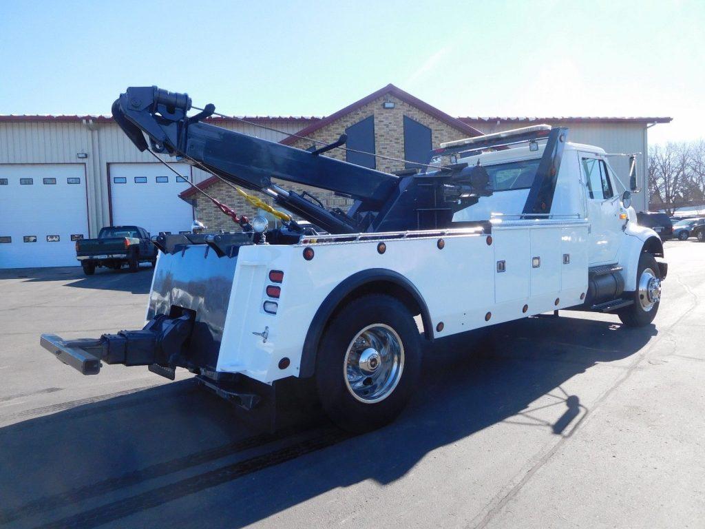 reconditioned 1995 International 4900 tow truck
