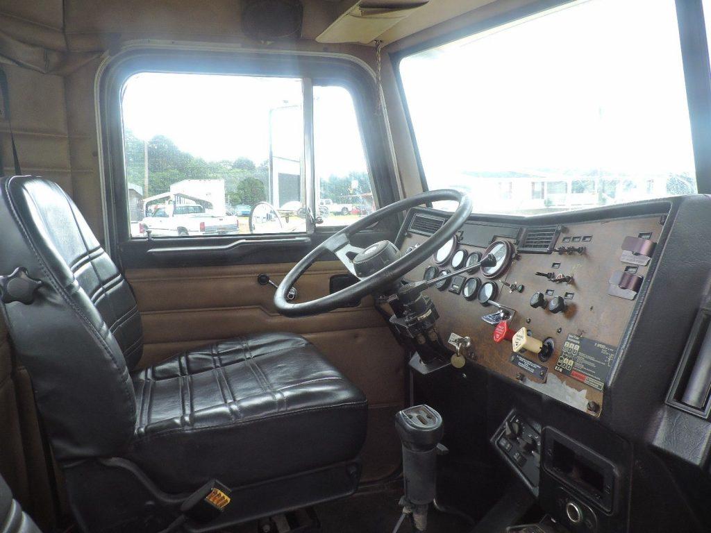 solid 1995 Peterbilt 375 Tandem Axle truck