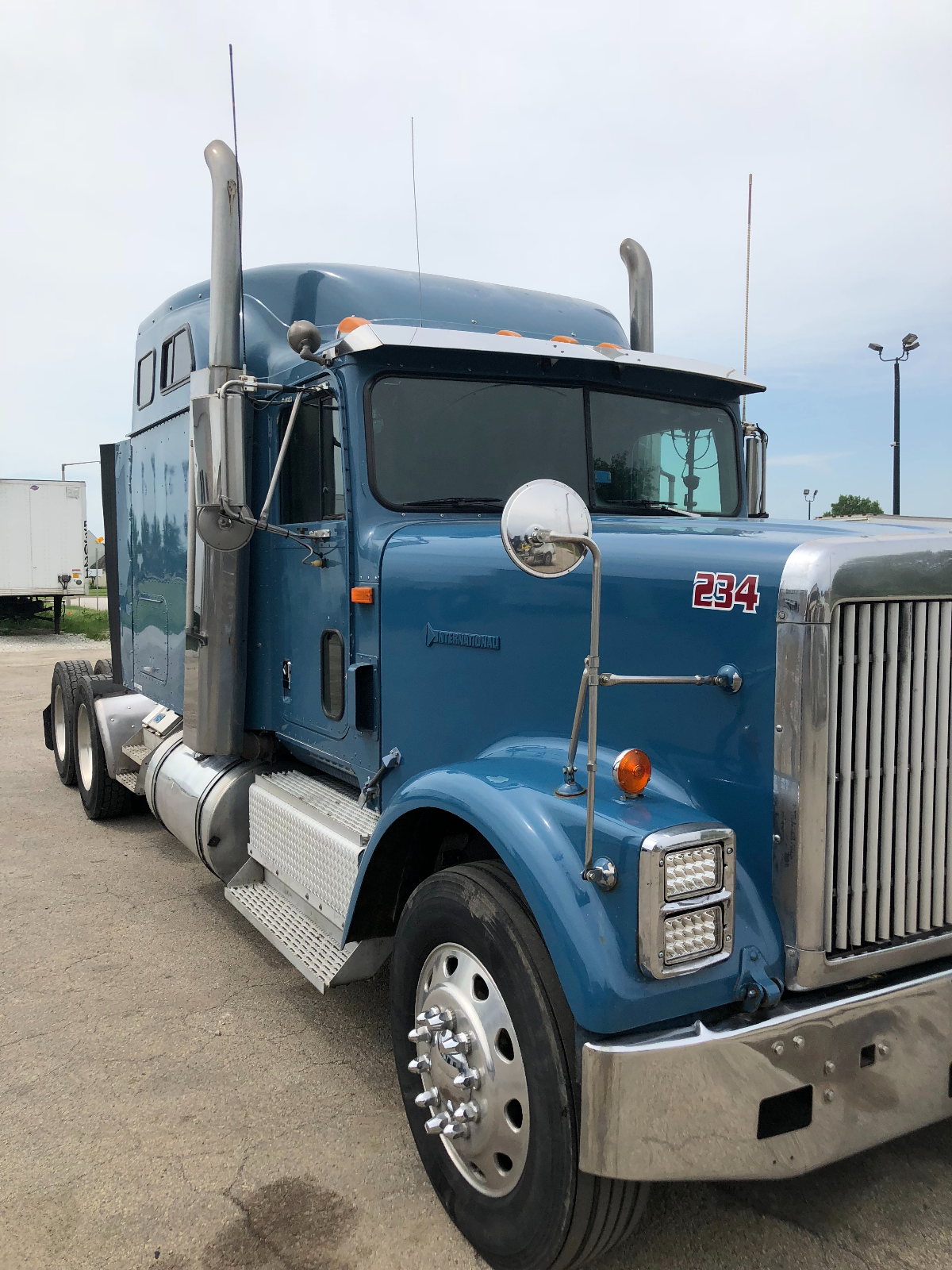 screamin Detroit 1997 International  9300 Eagle truck  for sale