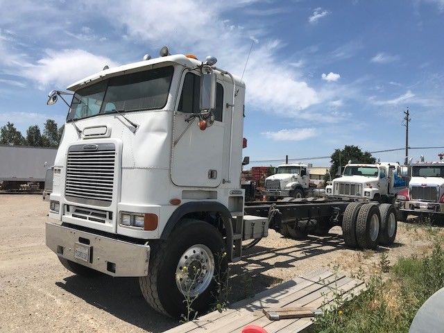 some issues 1998 Freightliner truck