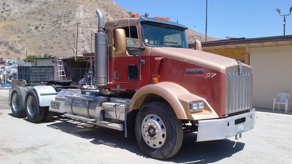 great shape 1999 Kenworth t800 Day Cab truck