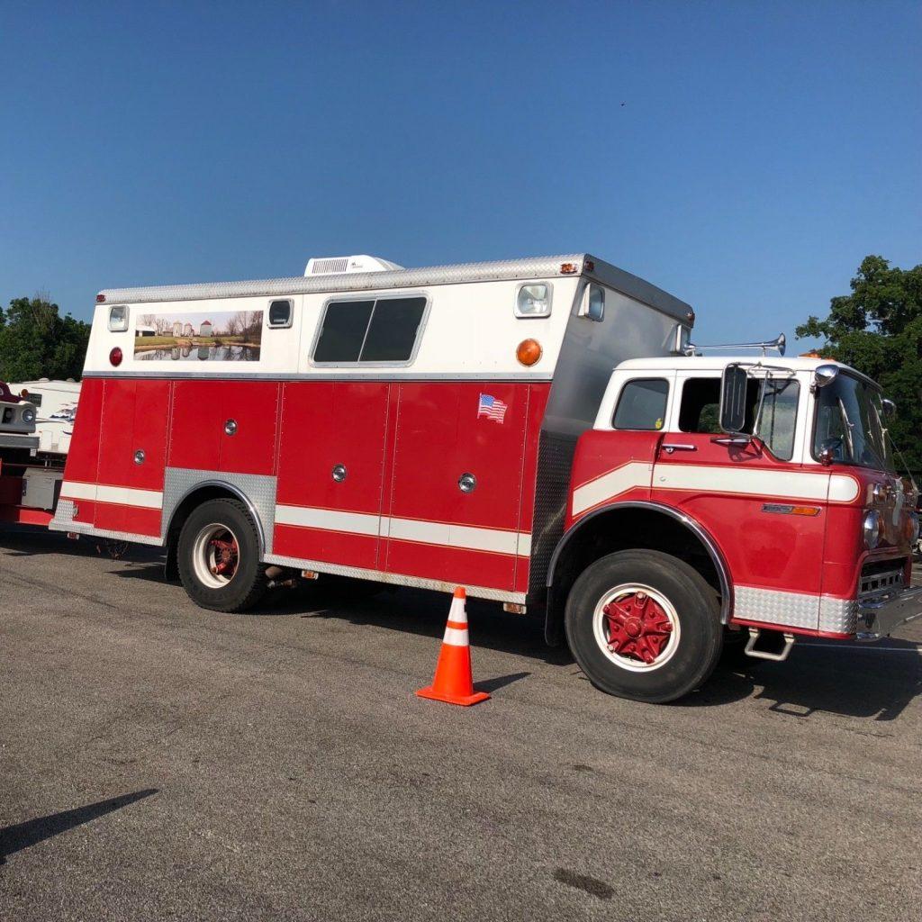 converted to RV 1976 Ford C800 fire truck