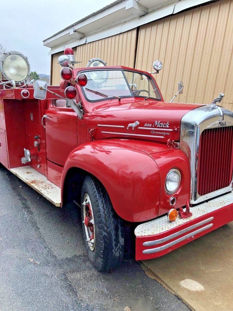 very nice 1955 Mack B85 Fire Truck