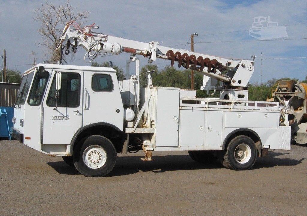 solid 1985 Telect Commander 4500 truck