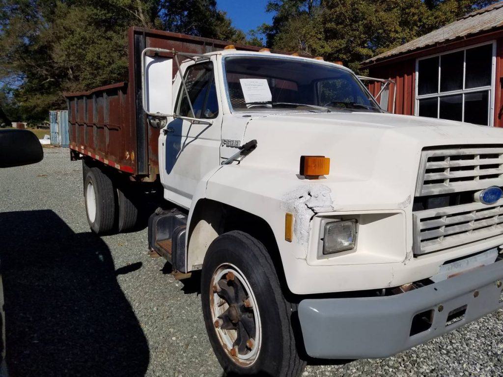 low mileage 1993 Ford F600 truck