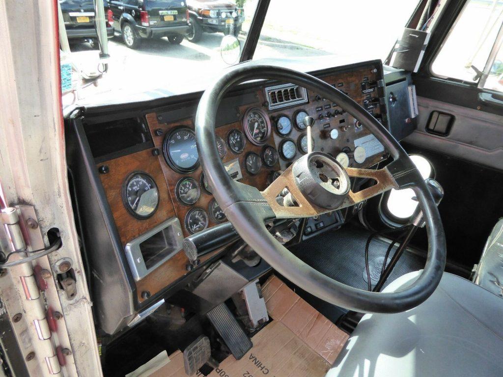 solid 1997 Peterbilt 357 truck