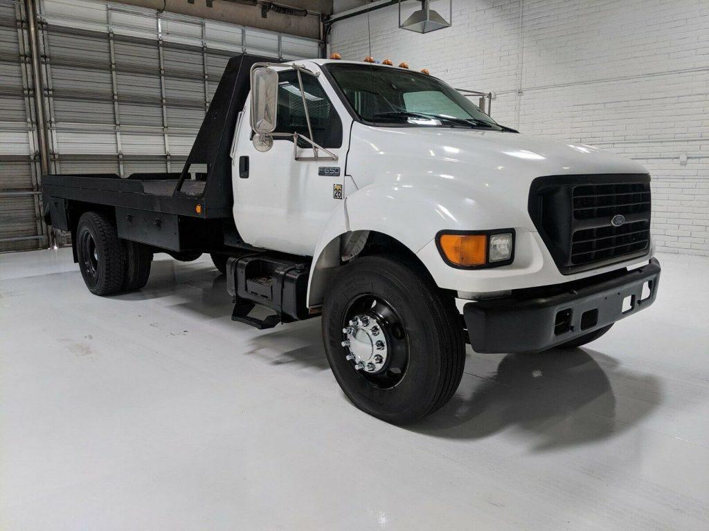 low miles 2000 Ford F 650 Flatbed Winch Truck