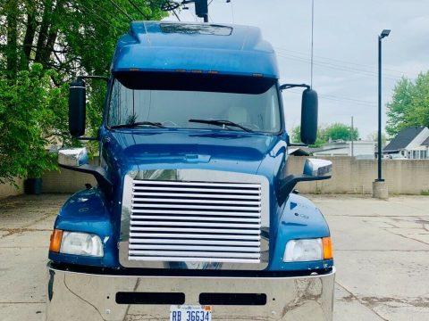 well serviced 2000 Volvo VNL660 truck for sale